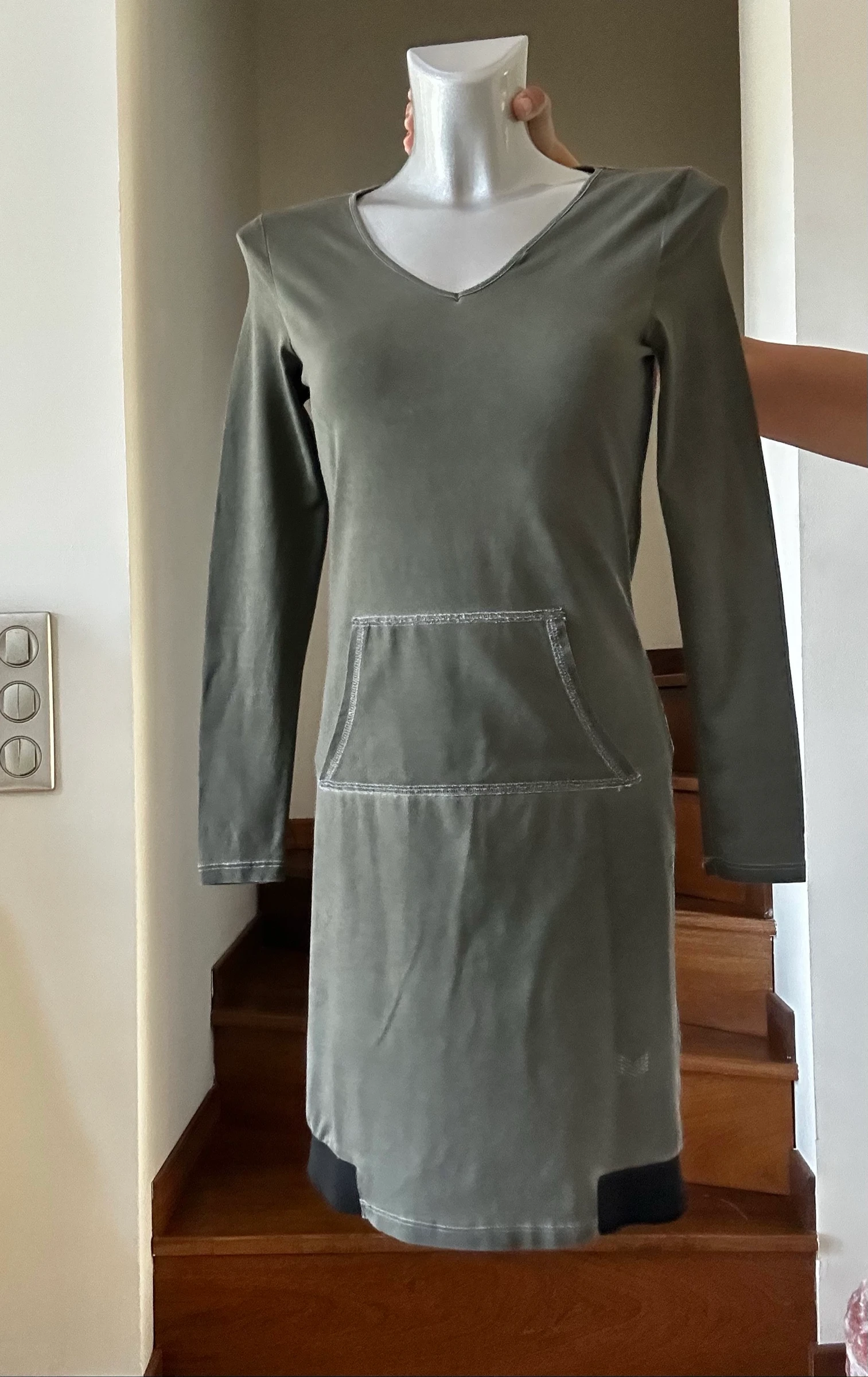 Robe kaki HBT Collection sport chic stretch – Taille XS/S – Très bon état